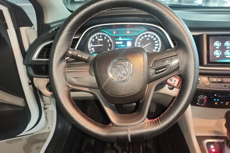 Used Buick GT 2015 15N Automatic Elite Version Steering Wheel