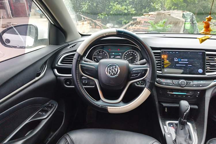 Used Buick GT 2015 15N Automatic Deluxe Edition Steering Wheel