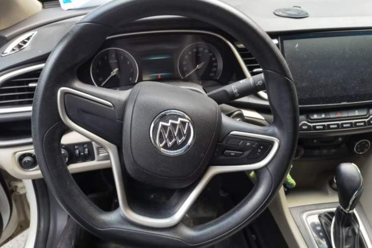Used Buick GT 2015 15N Automatic Elite Version Steering Wheel