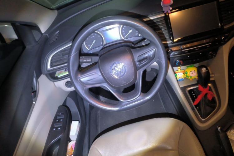 Used Buick GT 2015 15N Automatic Elite Version Steering Wheel
