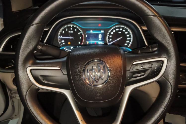 Used Buick GT 2015 15N Automatic Deluxe Edition Steering Wheel