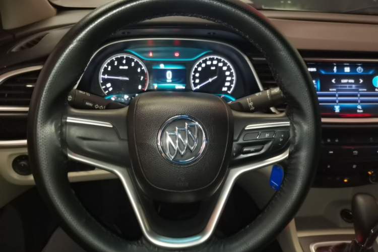 Used Buick GT 2015 15N Automatic Elite Version Steering Wheel