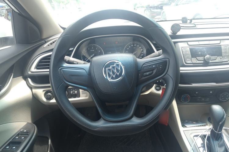 Used Buick GT 2015 15N Automatic Elite Version Steering Wheel