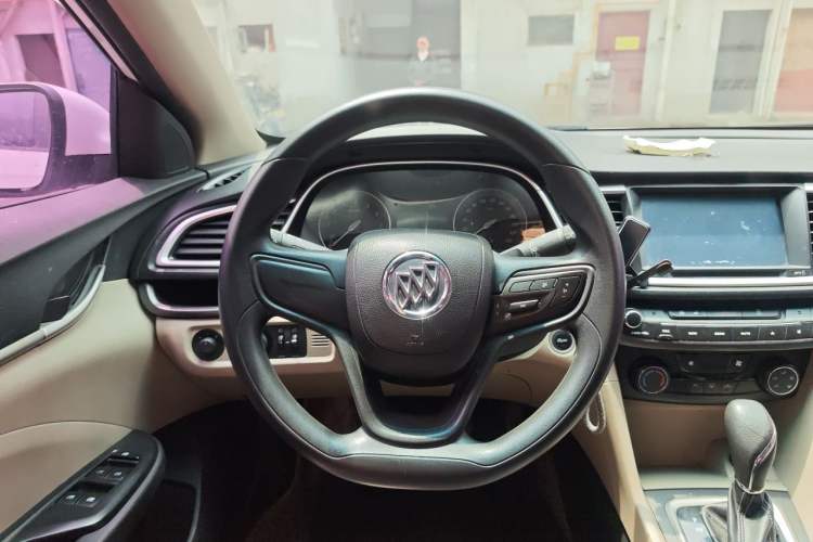 Used Buick GT 2015 15N Automatic Elite Version Steering Wheel