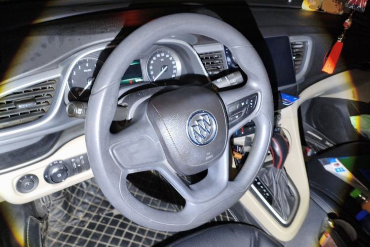 Used Buick GT 2015 15N Automatic Elite Version Steering Wheel