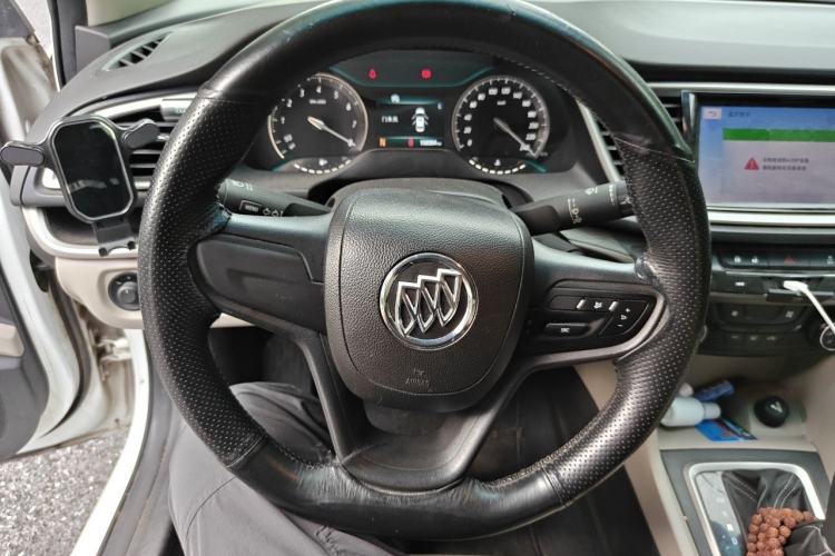Used Buick GT 2015 15N Automatic Elite Version Steering Wheel