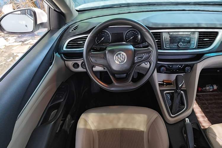 Used Buick GT 2015 15N Automatic Elite Version Steering Wheel