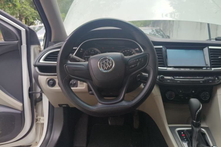 Used Buick GT 2015 15N Automatic Elite Version Steering Wheel