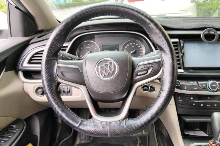 Used Buick GT 2015 15N Automatic Deluxe Edition Steering Wheel