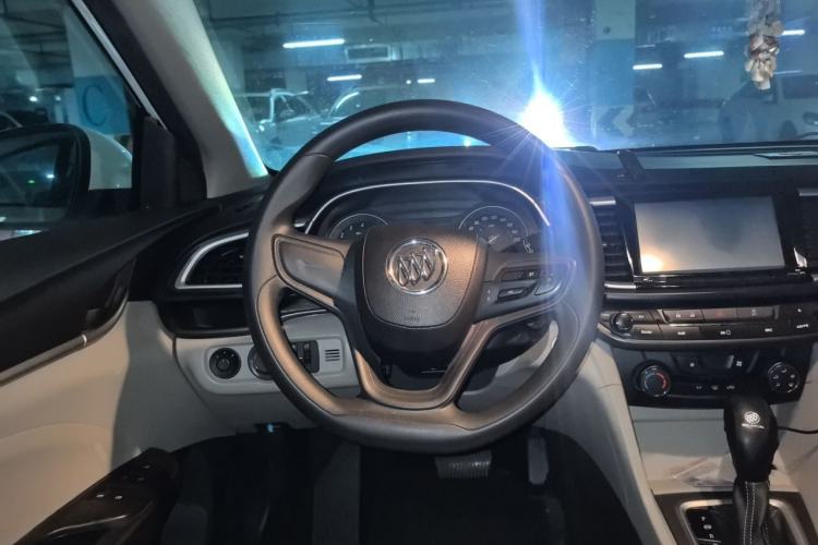 Used Buick GT 2015 15N Automatic Elite Version Steering Wheel