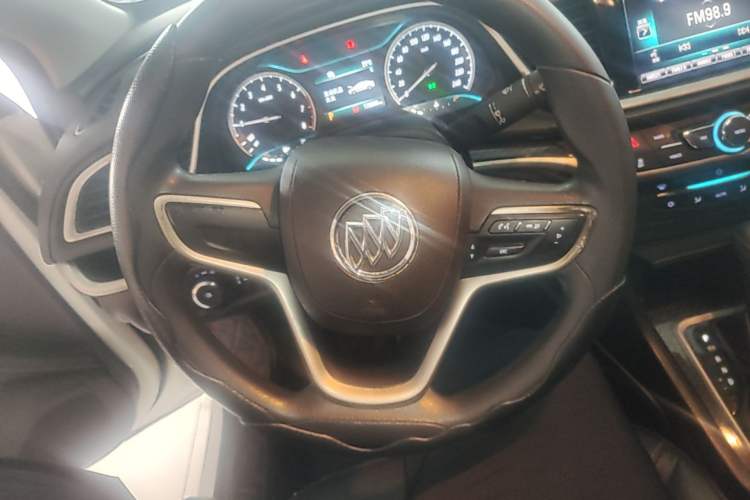 Used Buick GT 2015 15N Automatic Deluxe Edition Steering Wheel