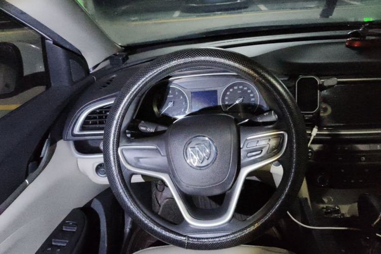 Used Buick GT 2015 15N Automatic Elite Version Steering Wheel