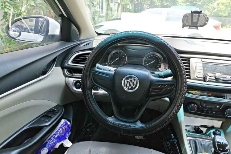 Used Buick GT 2015 15N Manual Elite Edition Steering Wheel