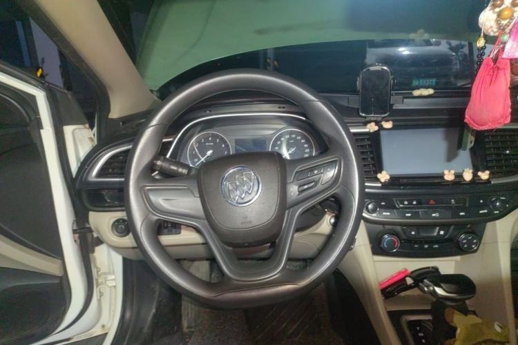 Used Buick GT 2015 15N Automatic Elite Version Steering Wheel
