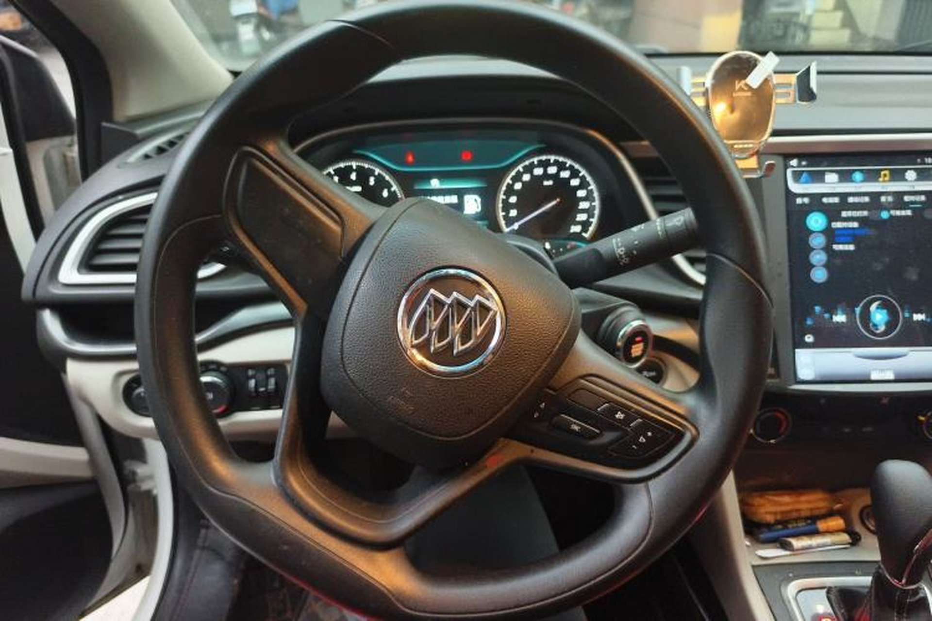 Used Buick GT 2015 15N Automatic Elite Version Steering Wheel