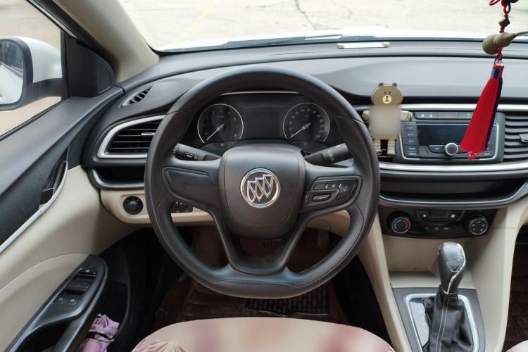 Used Buick GT 2015 15N Automatic Elite Version Steering Wheel
