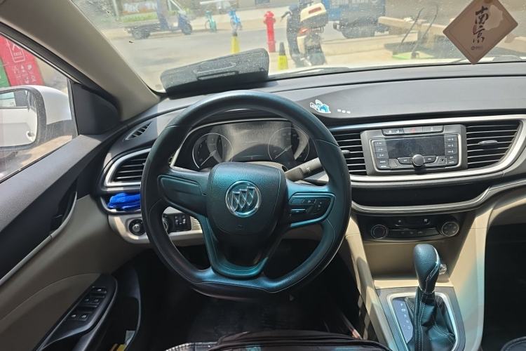 Used Buick GT 2015 15N Automatic Elite Version Steering Wheel