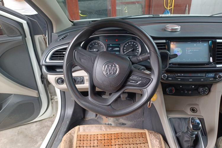 Used Buick GT 2015 15N Manual Elite Edition Steering Wheel
