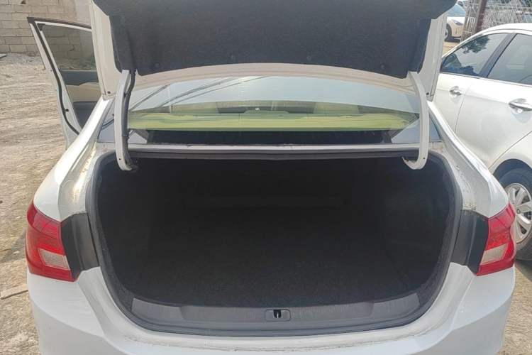 Used Buick GT 2015 15N Manual Entry-Level Trim Trunk