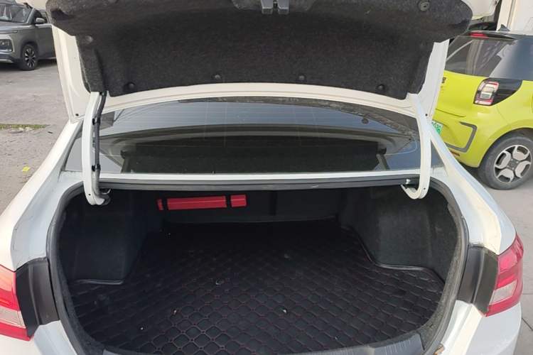 Used Buick GT 2015 15N Automatic Deluxe Edition Trunk