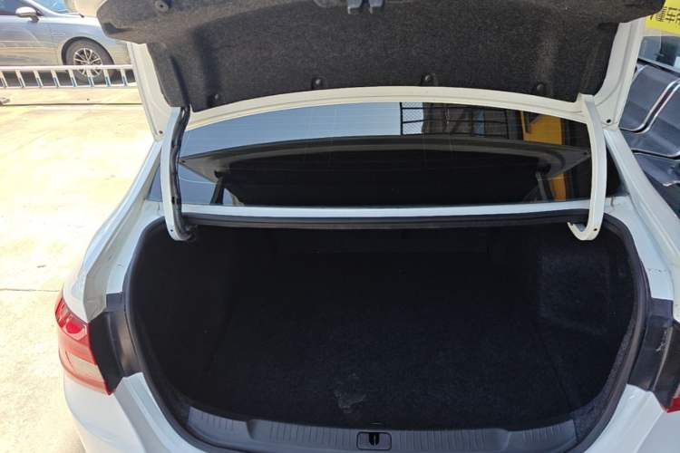 Used Buick GT 2015 18T Dual-Clutch Luxury Model Trunk