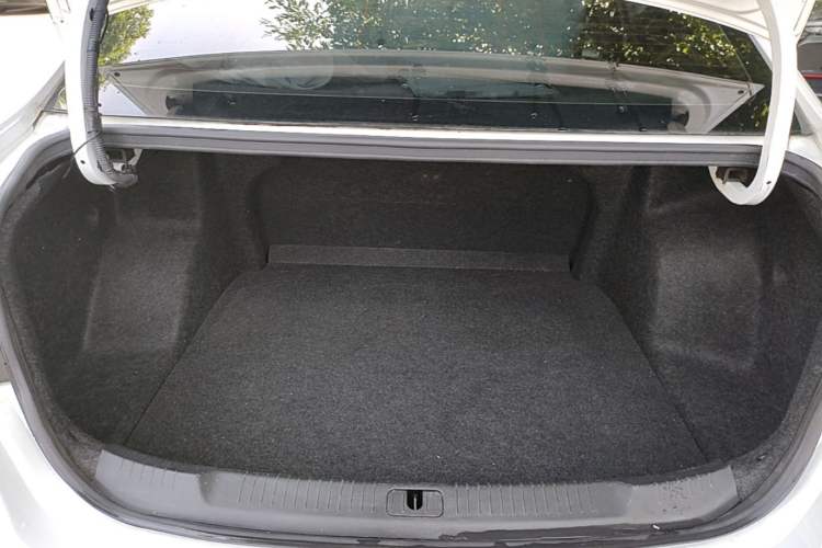 Used Buick GT 2015 15N Manual Entry-Level Trim Trunk