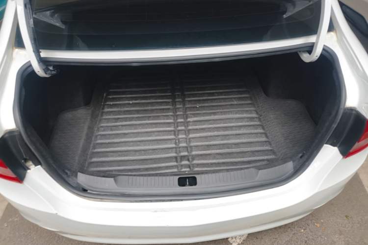 Used Buick GT 2015 15N Manual Entry-Level Trim Trunk