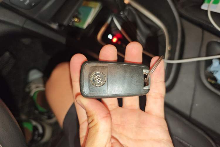 Used Buick GT 2015 15N Automatic Deluxe Edition Vehicle Key