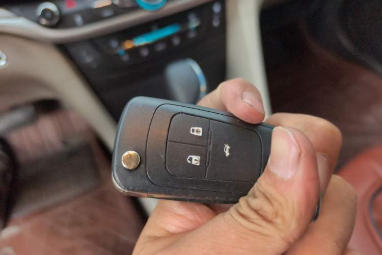 Used Buick GT 2015 15N Automatic Deluxe Edition Vehicle Key