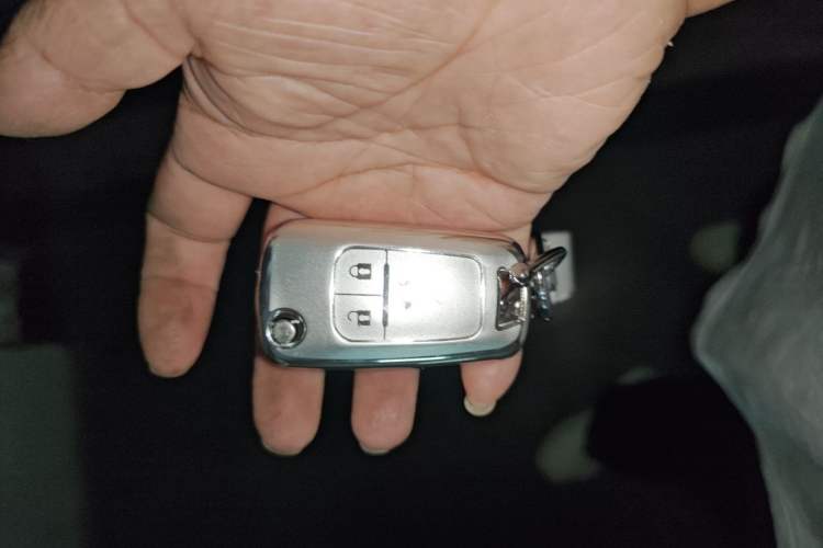 Used Buick GT 2015 15N Automatic Deluxe Edition Vehicle Key