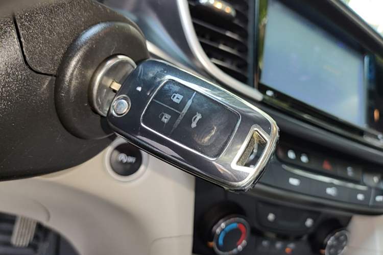 Used Buick GT 2015 15N Manual Entry-Level Trim Vehicle Key