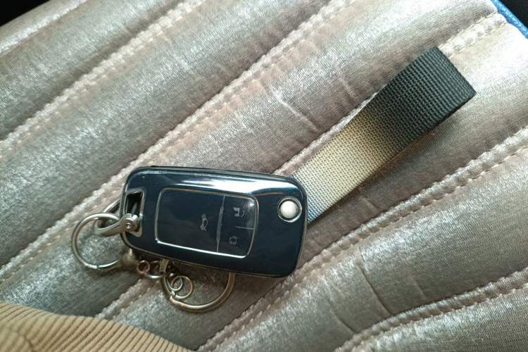 Used Buick GT 2015 15N Automatic Deluxe Edition Vehicle Key