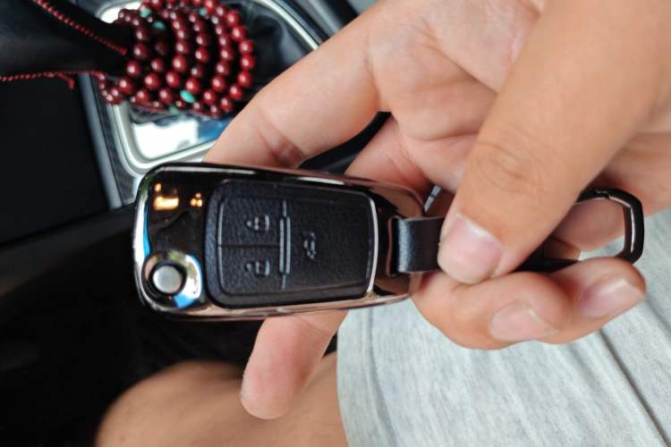 Used Buick GT 2015 15N Automatic Deluxe Edition Vehicle Key