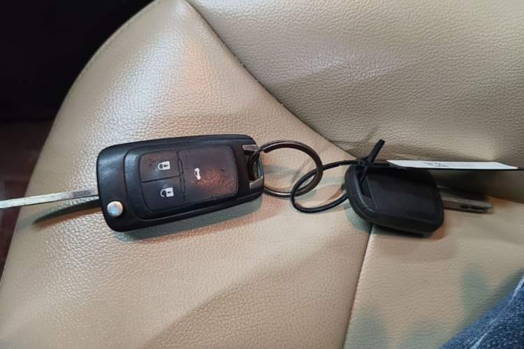 Used Buick GT 2015 15N Manual Entry-Level Trim Vehicle Key