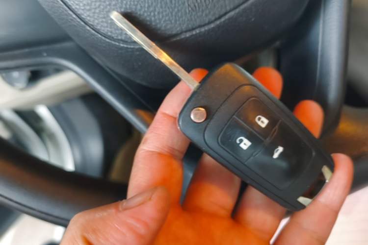 Used Buick GT 2015 15N Manual Entry-Level Trim Vehicle Key