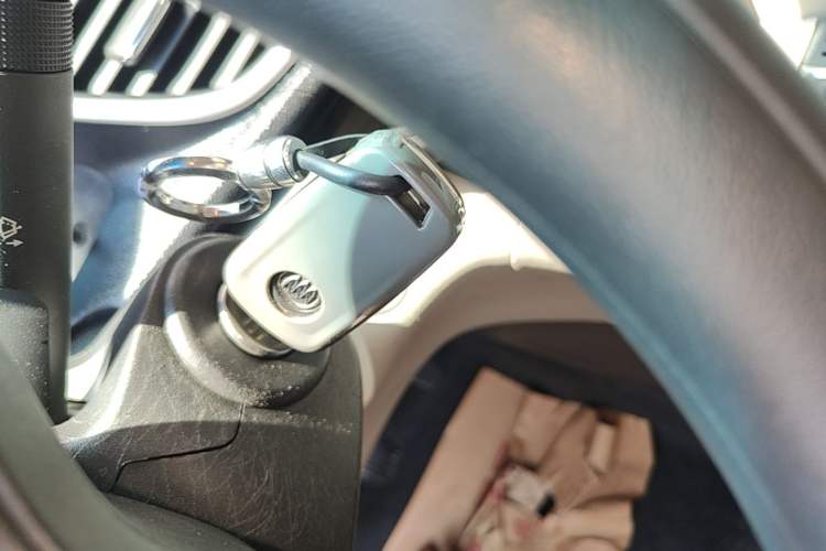Used Buick GT 2015 15N Manual Entry-Level Trim Vehicle Key