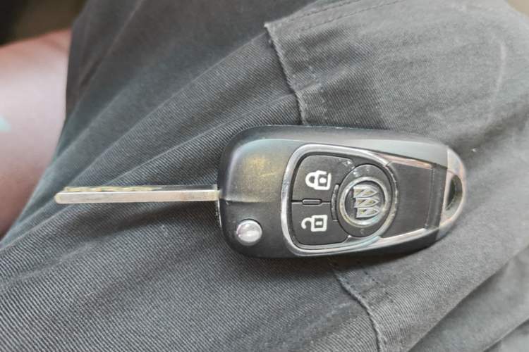 Used Buick GT 2015 15N Manual Entry-Level Trim Vehicle Key