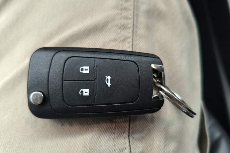 Used Buick GT 2015 15N Automatic Deluxe Edition Vehicle Key