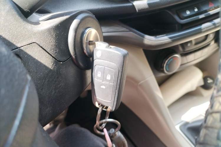 Used Buick GT 2015 15N Manual Entry-Level Trim Vehicle Key