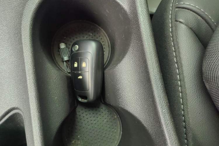 Used Buick GT 2015 15N Automatic Deluxe Edition Vehicle Key