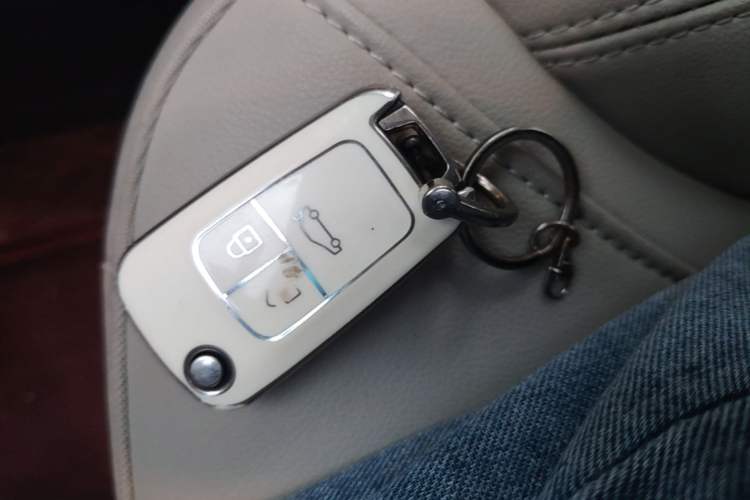Used Buick GT 2015 15N Automatic Deluxe Edition Vehicle Key