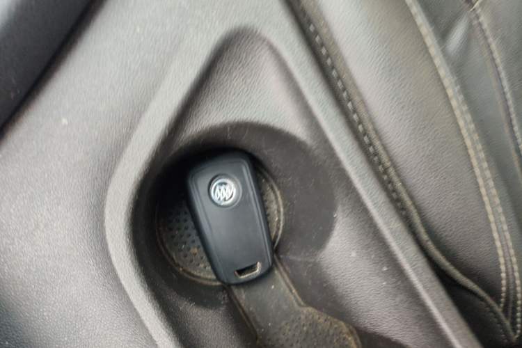 Used Buick GT 2015 15N Automatic Deluxe Edition Vehicle Key