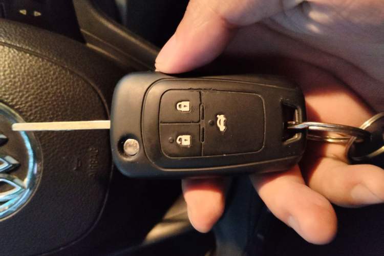 Used Buick GT 2015 15N Automatic Deluxe Edition Vehicle Key