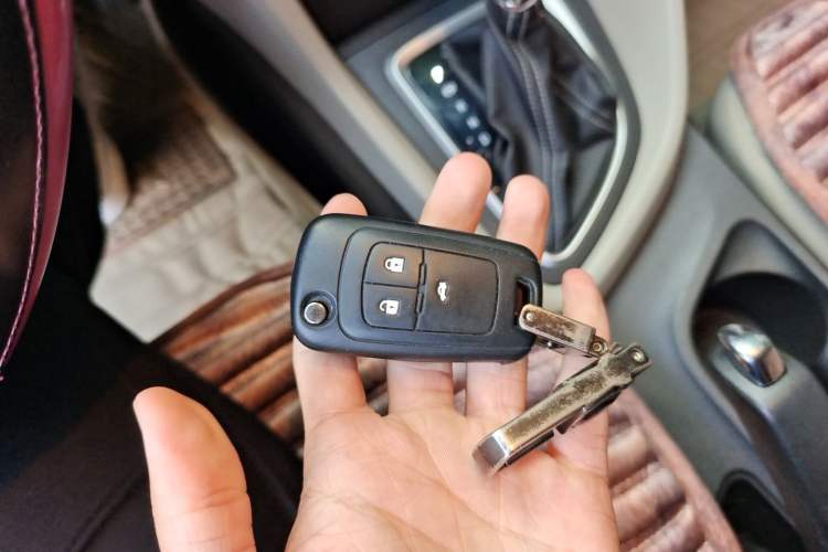 Used Buick GT 2015 15N Automatic Deluxe Edition Vehicle Key