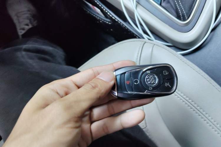 Used Buick GT 2015 15N Automatic Deluxe Edition Vehicle Key