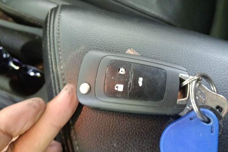 Used Buick GT 2015 15N Automatic Deluxe Edition Vehicle Key