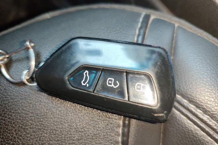 Used Buick GT 2015 15N Automatic Deluxe Edition Vehicle Key