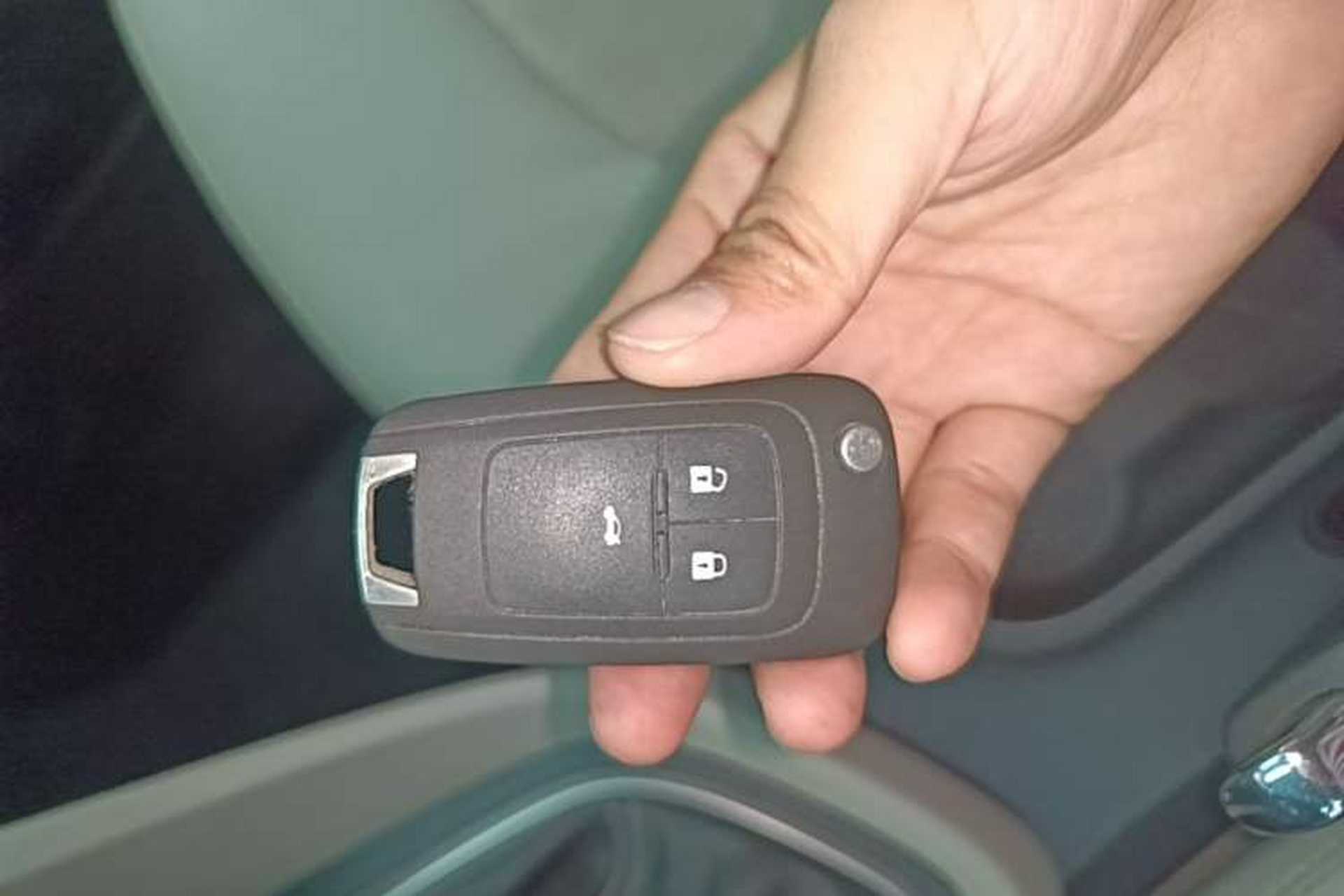 Used Buick GT 2015 15N Automatic Deluxe Edition Vehicle Key