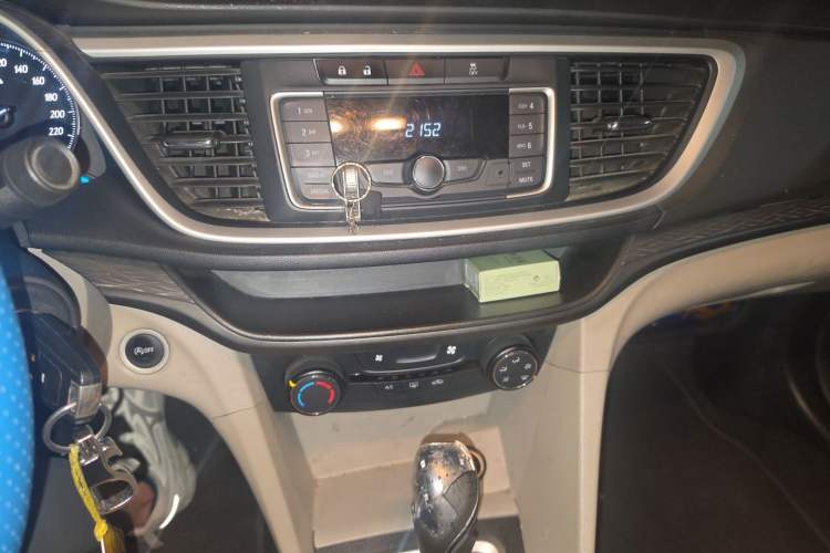 Used Buick GT 2016 15N Automatic Elite Edition Audio And AC Panel