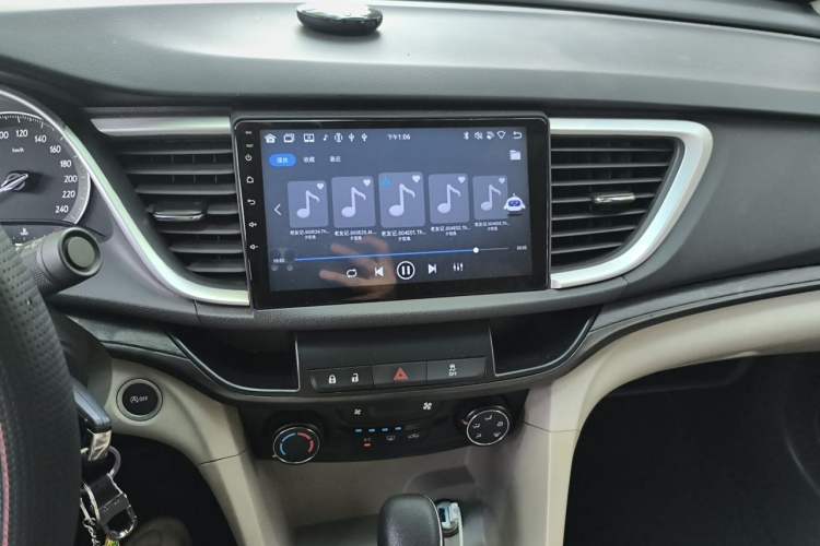 Used Buick GT 2016 15N Automatic Elite Edition Audio And AC Panel